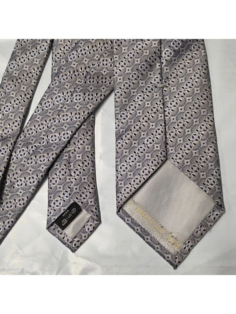 Ermenegildo Zegna Men's Silk Necktie Tie Long Woven Weave Dots 59x3.5 silver